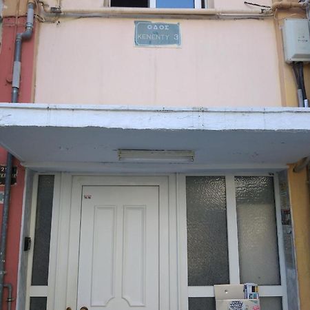 Bright Spacious Two-Bedroom Apartment テッサロニキ エクステリア 写真