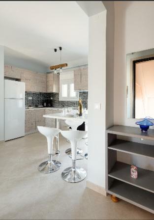 Bright Spacious Two-Bedroom Apartment テッサロニキ エクステリア 写真